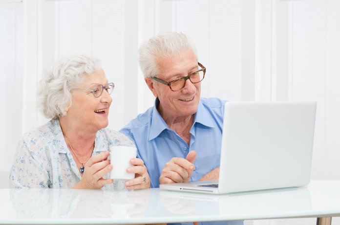 Пенсионеры осваивают Интернет